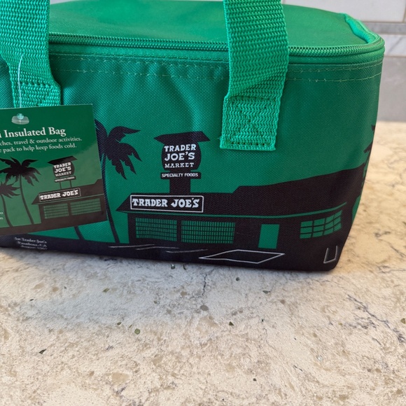 NWt - Green Trader Joe's Mini insulated bag - Picture 2 of 10